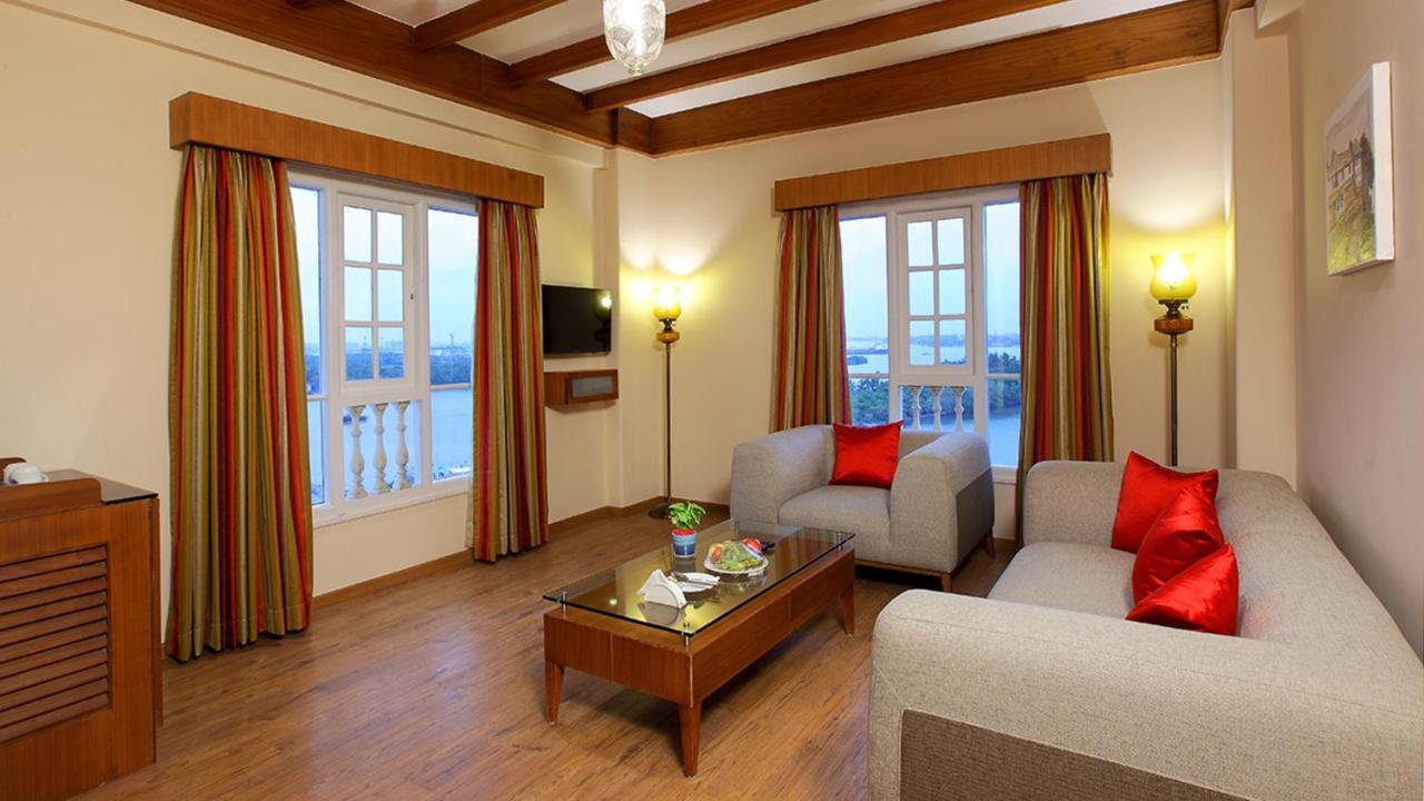 Le Maritime, Kochi By Westbridge Hotel Exterior foto