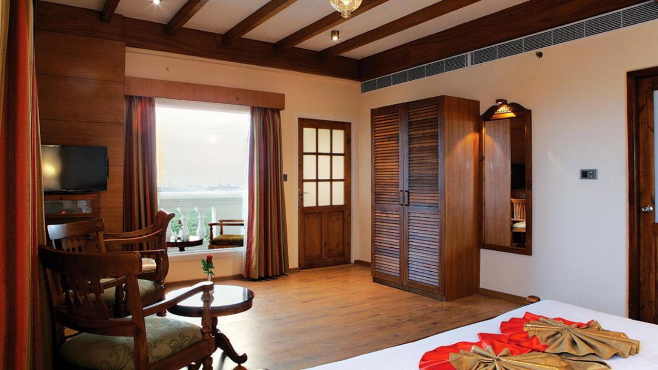 Le Maritime, Kochi By Westbridge Hotel Exterior foto