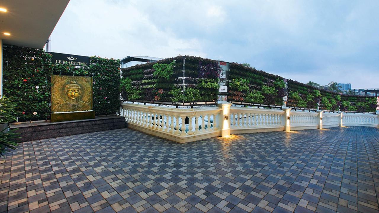 Le Maritime, Kochi By Westbridge Hotel Exterior foto
