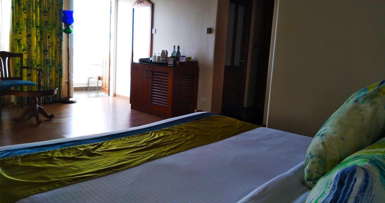 Le Maritime, Kochi By Westbridge Hotel Exterior foto